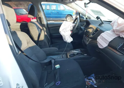 2021 Honda Pilot Awd Ex z USA, uszkodzony, nr VIN 5FNYF6H33MB083918